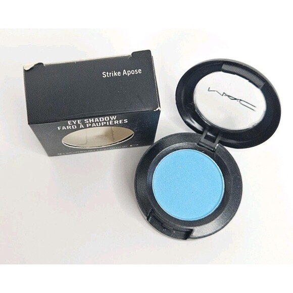 MAC Powder Single Eye Shadow ~ Strike Apose ~ NEW IN BOX 0.05oz/1.5g - Picture 1 of 7